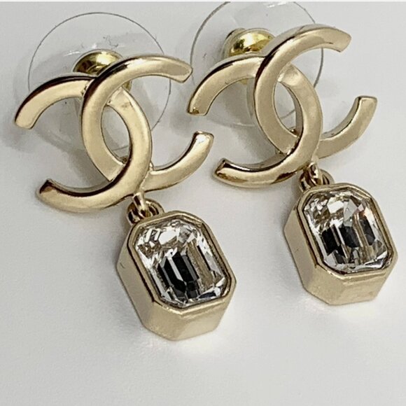 Authentic CHANEL CC gold earrings with dangling crystals - Picture 3 of 8